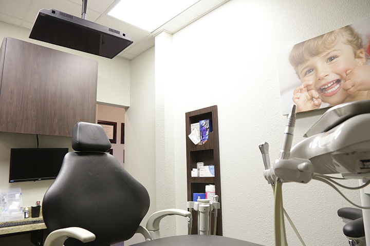 Dental treatment chair